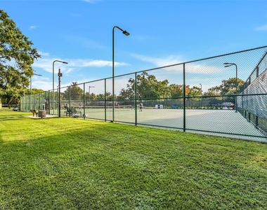 13719 Rolling River Lane - Photo Thumbnail 34