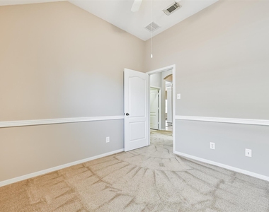13719 Rolling River Lane - Photo Thumbnail 26