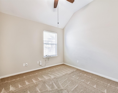 13719 Rolling River Lane - Photo Thumbnail 23