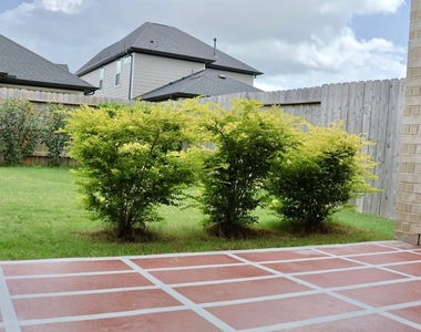 17631 Carnation Glen Drive - Photo Thumbnail 40