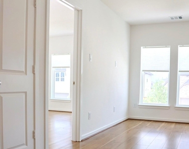 17631 Carnation Glen Drive - Photo Thumbnail 31