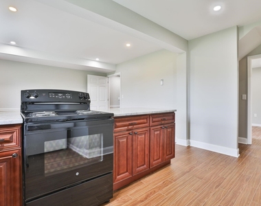 41a Howe - Photo Thumbnail 3