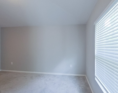 9141 Aegean Circle - Photo Thumbnail 11