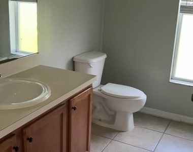 395 Palomar Avenue - Photo Thumbnail 8