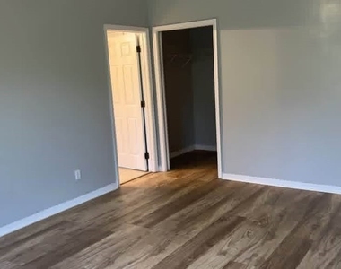 395 Palomar Avenue - Photo Thumbnail 4