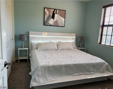 11947 Tulio Way - Photo Thumbnail 5