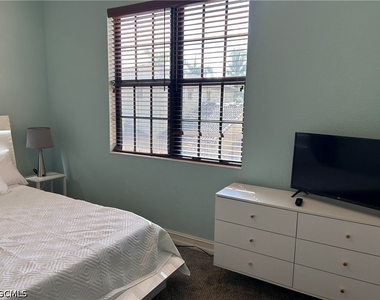 11947 Tulio Way - Photo Thumbnail 6
