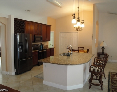 301 Se 1st Street - Photo Thumbnail 5