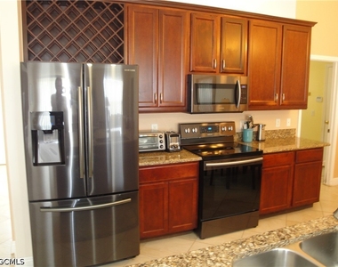 301 Se 1st Street - Photo Thumbnail 7