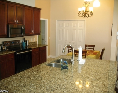 301 Se 1st Street - Photo Thumbnail 8