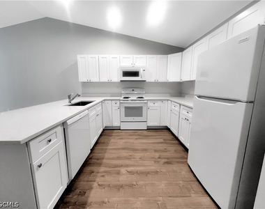 745 Harry Avenue S - Photo Thumbnail 12