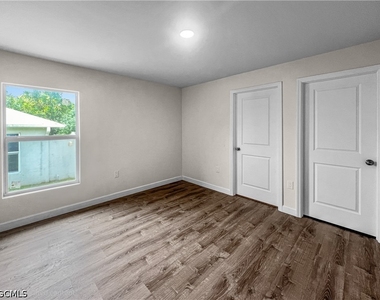 745 Harry Avenue S - Photo Thumbnail 32
