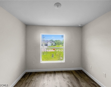745 Harry Avenue S - Photo Thumbnail 26