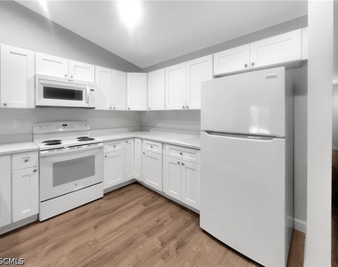 745 Harry Avenue S - Photo Thumbnail 13