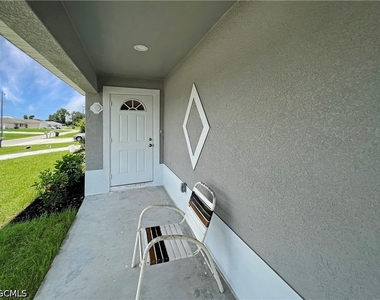 745 Harry Avenue S - Photo Thumbnail 4