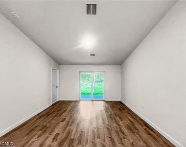 745 Harry Avenue S - Photo Thumbnail 5