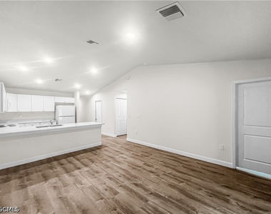 745 Harry Avenue S - Photo Thumbnail 9