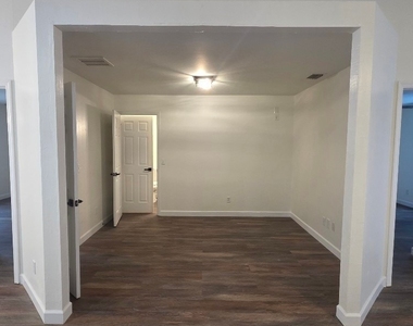 237 Rue Labonne Road - Photo Thumbnail 2