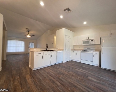 237 Rue Labonne Road - Photo Thumbnail 4