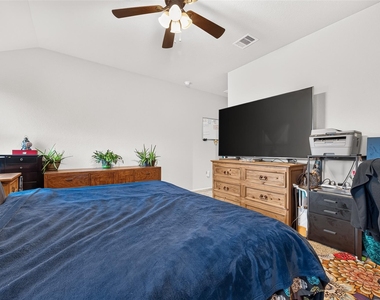 811 Petunia Falls Lane - Photo Thumbnail 23