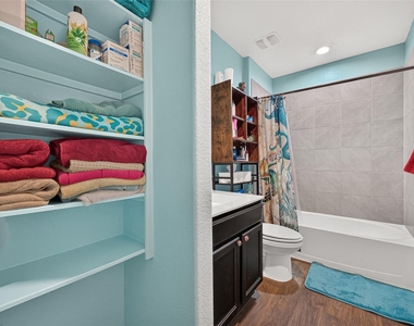 811 Petunia Falls Lane - Photo Thumbnail 31