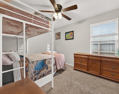 811 Petunia Falls Lane - Photo Thumbnail 33