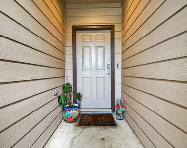 811 Petunia Falls Lane - Photo Thumbnail 6