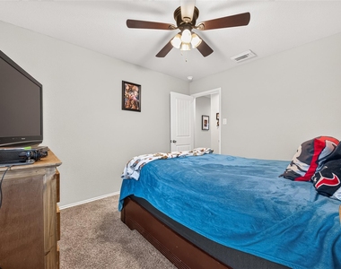 811 Petunia Falls Lane - Photo Thumbnail 30