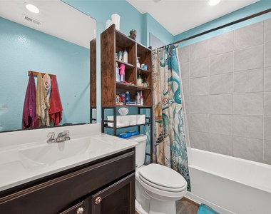 811 Petunia Falls Lane - Photo Thumbnail 32