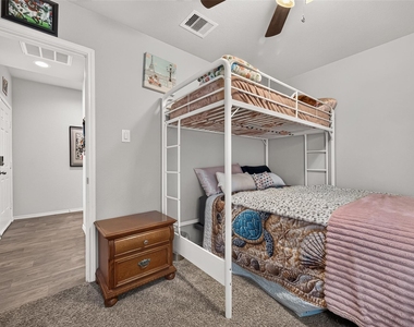 811 Petunia Falls Lane - Photo Thumbnail 34