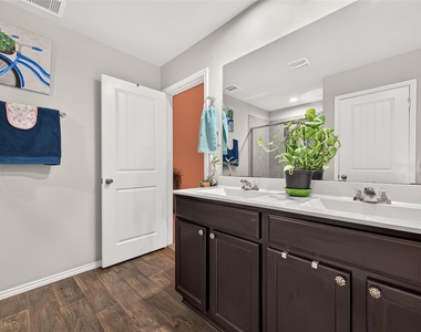 811 Petunia Falls Lane - Photo Thumbnail 27