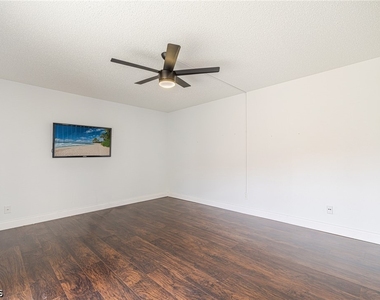 1418 Park Shore Circle - Photo Thumbnail 7