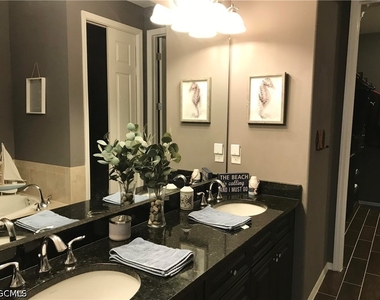 11908 Izarra Way - Photo Thumbnail 12