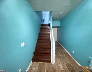 11908 Izarra Way - Photo Thumbnail 6