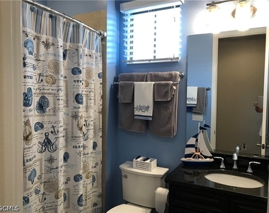 11908 Izarra Way - Photo Thumbnail 16