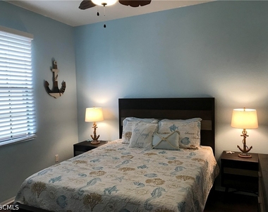 11908 Izarra Way - Photo Thumbnail 17