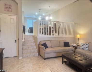 11901 Izarra Way - Photo Thumbnail 3