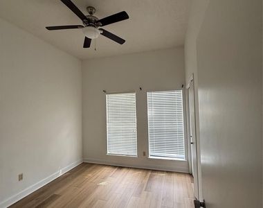 3211 Mesquite Drive - Photo Thumbnail 1