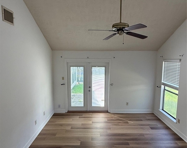 3211 Mesquite Drive - Photo Thumbnail 7