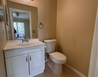 1977 46th Street Sw - Photo Thumbnail 10