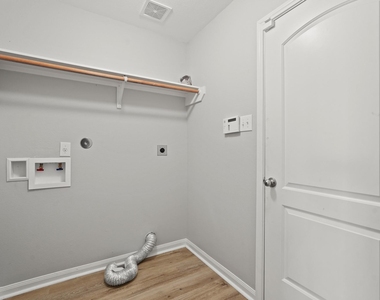 7126 Montclair Peak Lane - Photo Thumbnail 5
