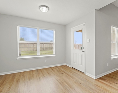 7126 Montclair Peak Lane - Photo Thumbnail 8