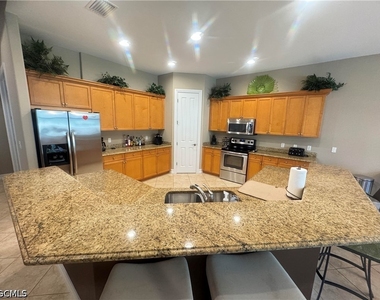 11848 Rosalinda Court - Photo Thumbnail 13
