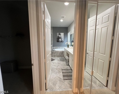 11624 Stonecreek Circle - Photo Thumbnail 10