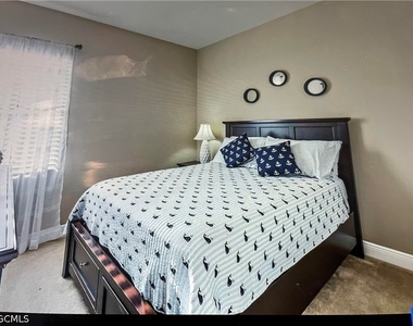 12690 Fairington Way - Photo Thumbnail 15