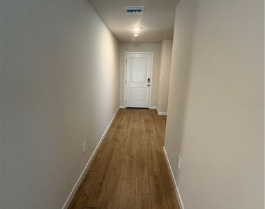 1106 Ne 39th Terrace - Photo Thumbnail 11