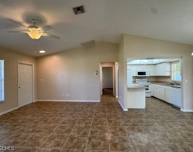 1318 Ne 2nd Street - Photo Thumbnail 2