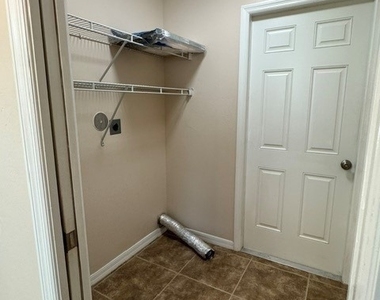 1318 Ne 2nd Street - Photo Thumbnail 7
