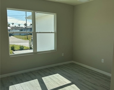 921 Nw 16th Terrace - Photo Thumbnail 10