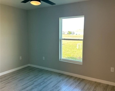921 Nw 16th Terrace - Photo Thumbnail 13